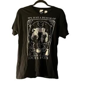 Hocus Pocus Graphic T-Shirt L Disney Halloween Witches Trick or Treat Salem